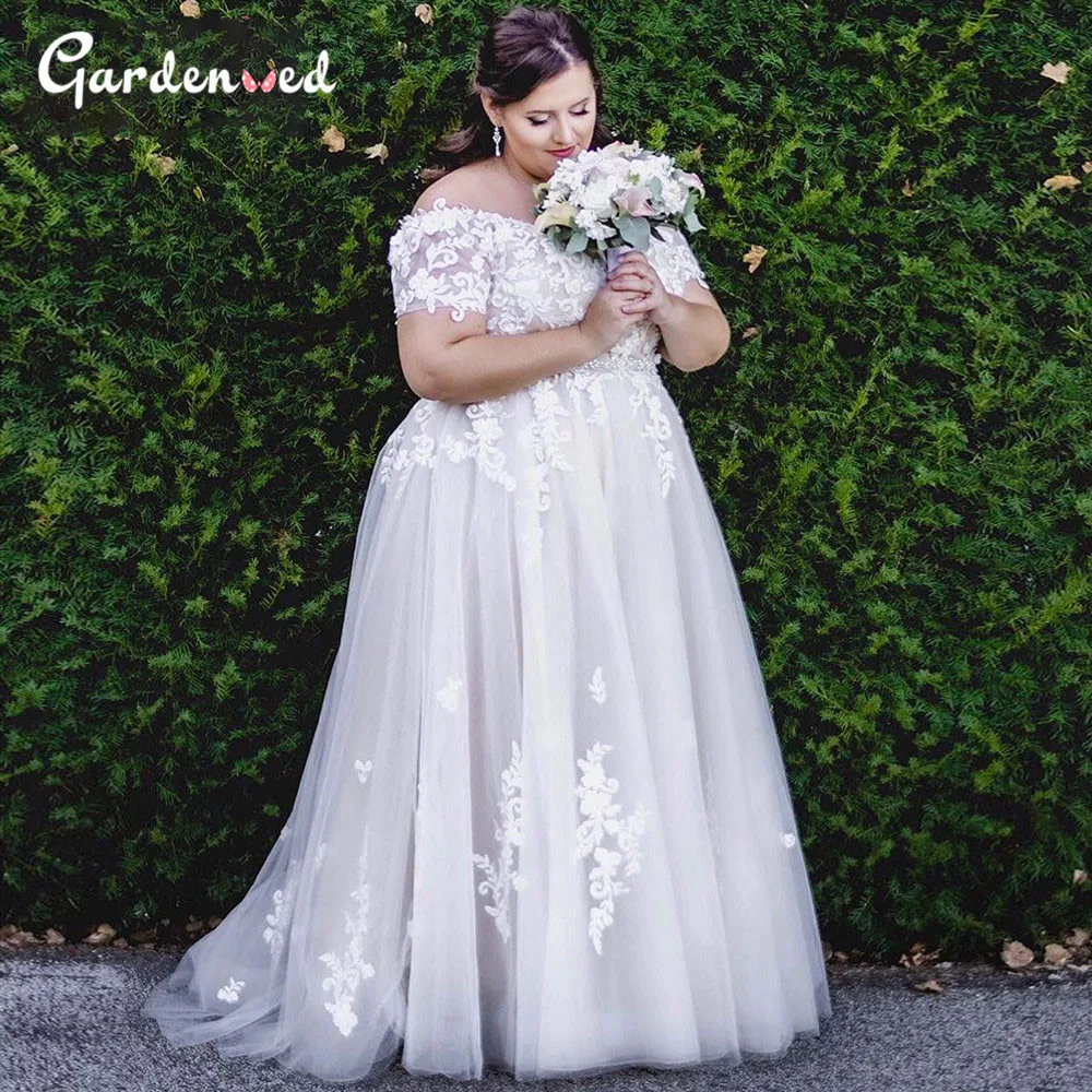 

Off shoulder Plus Size Wedding Gown Appliques Embroidery Bride Dress Simple Lace Up Back Bridal Dress 2020 White