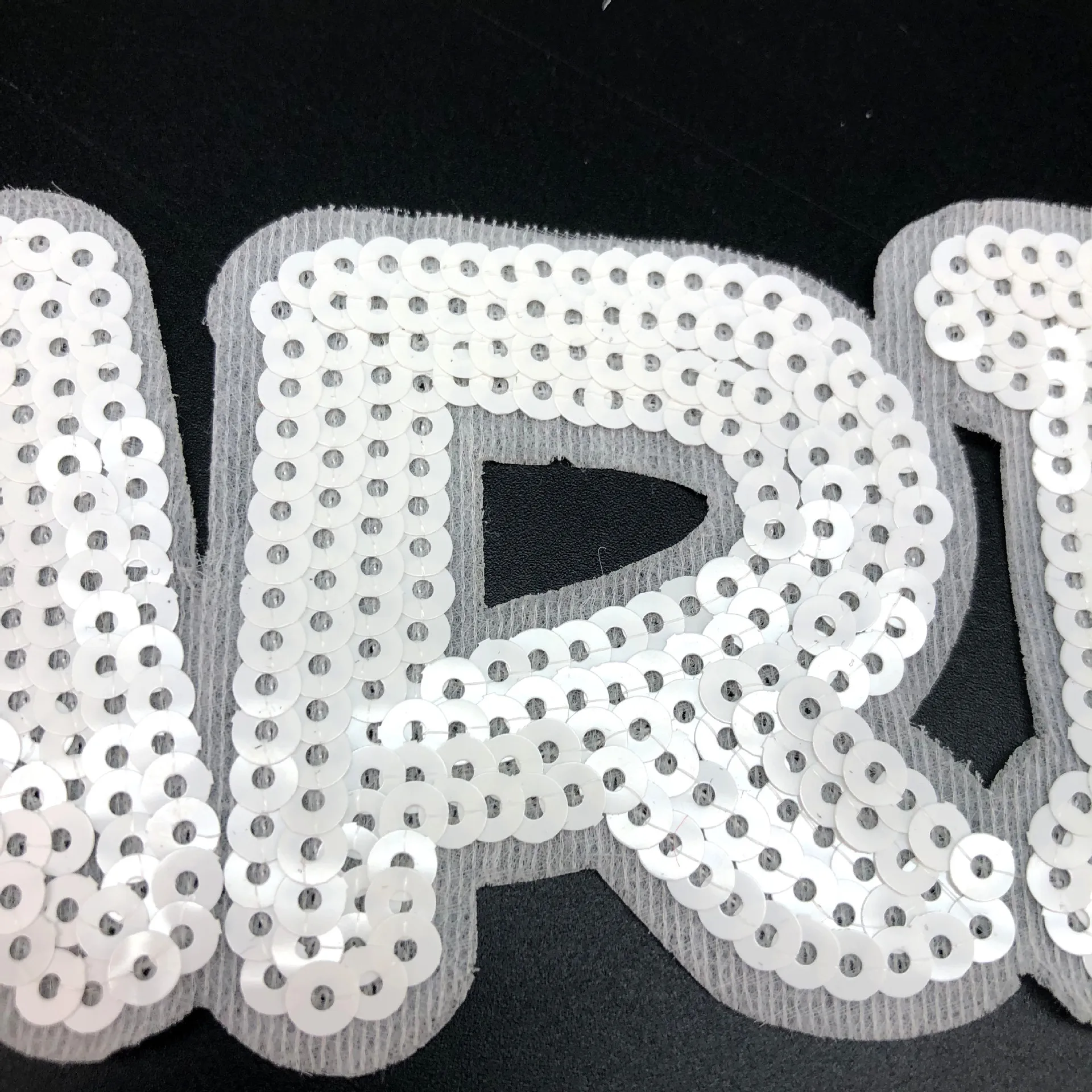 Блесток нашивки с надписью Paris Утюг на вышитой аппликацией Вышивание патч DIY для