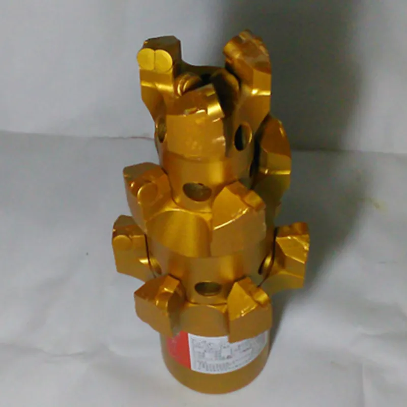 Трехслойное неядерное буровое долото Water well rock PDC 113-153-200мм комбинированное
