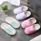 Зимняя теплая домашняя женская обувь; Мягкие удобные плюшевые Нескользящие домашние тапочки; Модные разноцветные шлепанцы для девочек; Новинка 2021 года