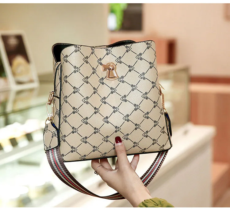 

Women Vintage Designer Bucket Floral Crossbody Brand Leather Printing Bag Ladies Buckle Bags Shoulder Messenger Bag