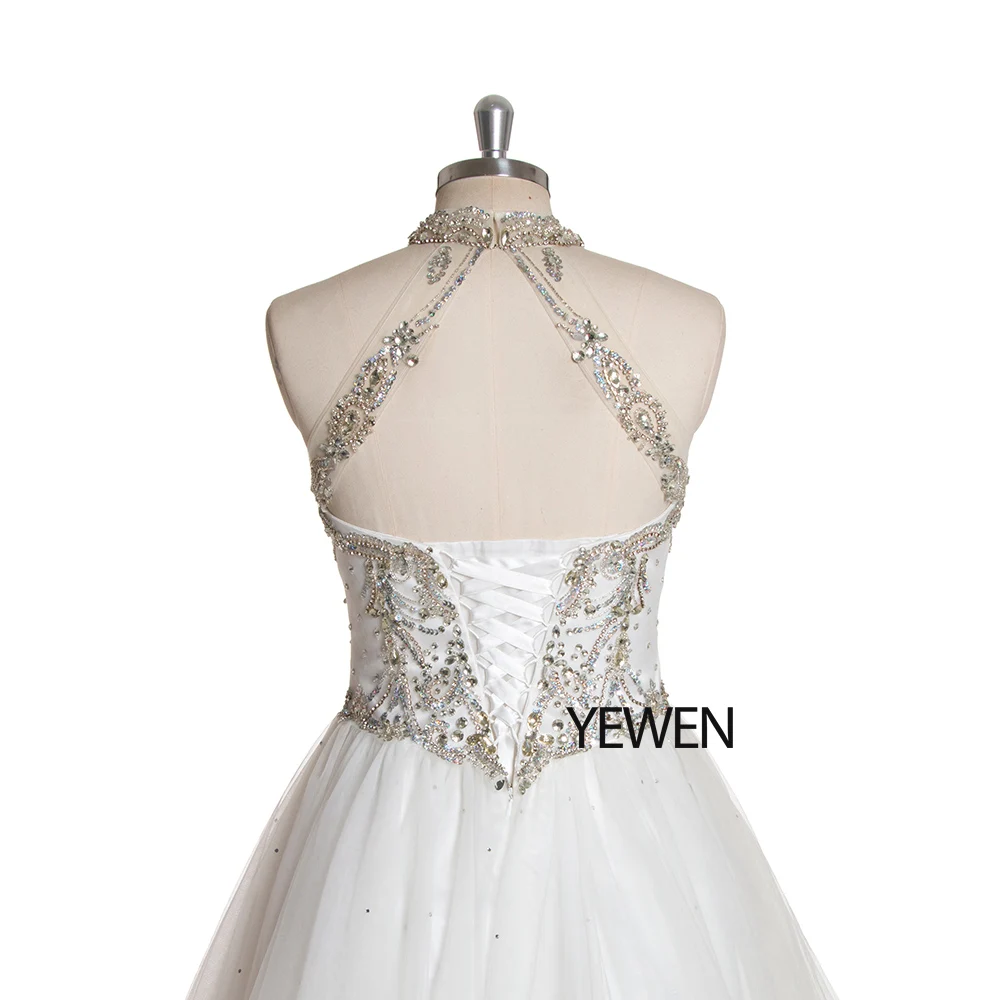 Белое золотое коктейльное платье недорогое короткое Кристальное на выпускной