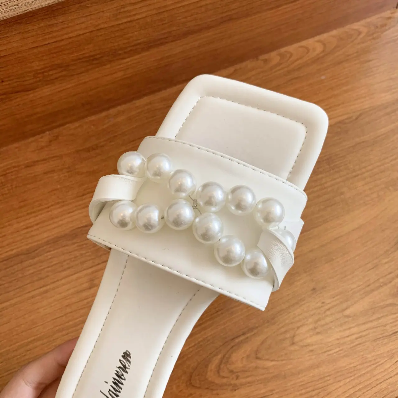 

Fashion New Style 2021 Summer Flat Luxury Women Slippers Outside Rose Red Green Pearl Solid Office Girls Shoes Female Footwear