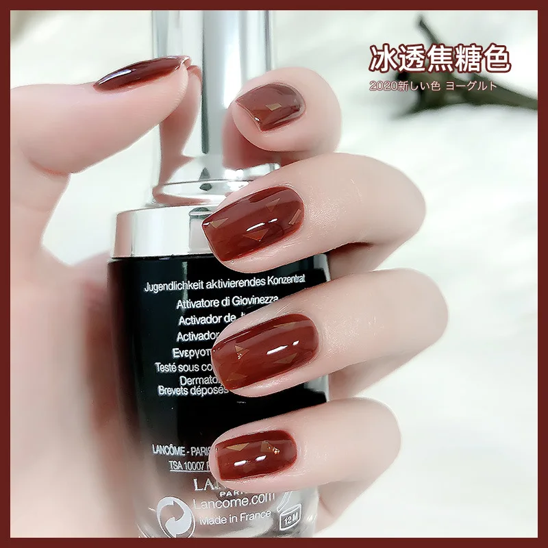 Краска для ногтей с матовым эффектом "Amber Crystal Gel" объемом 8 мл на основе геля, прозрачная при нанесении и сохраняющаяся полупостоянно при использовании UV/LED лампы.