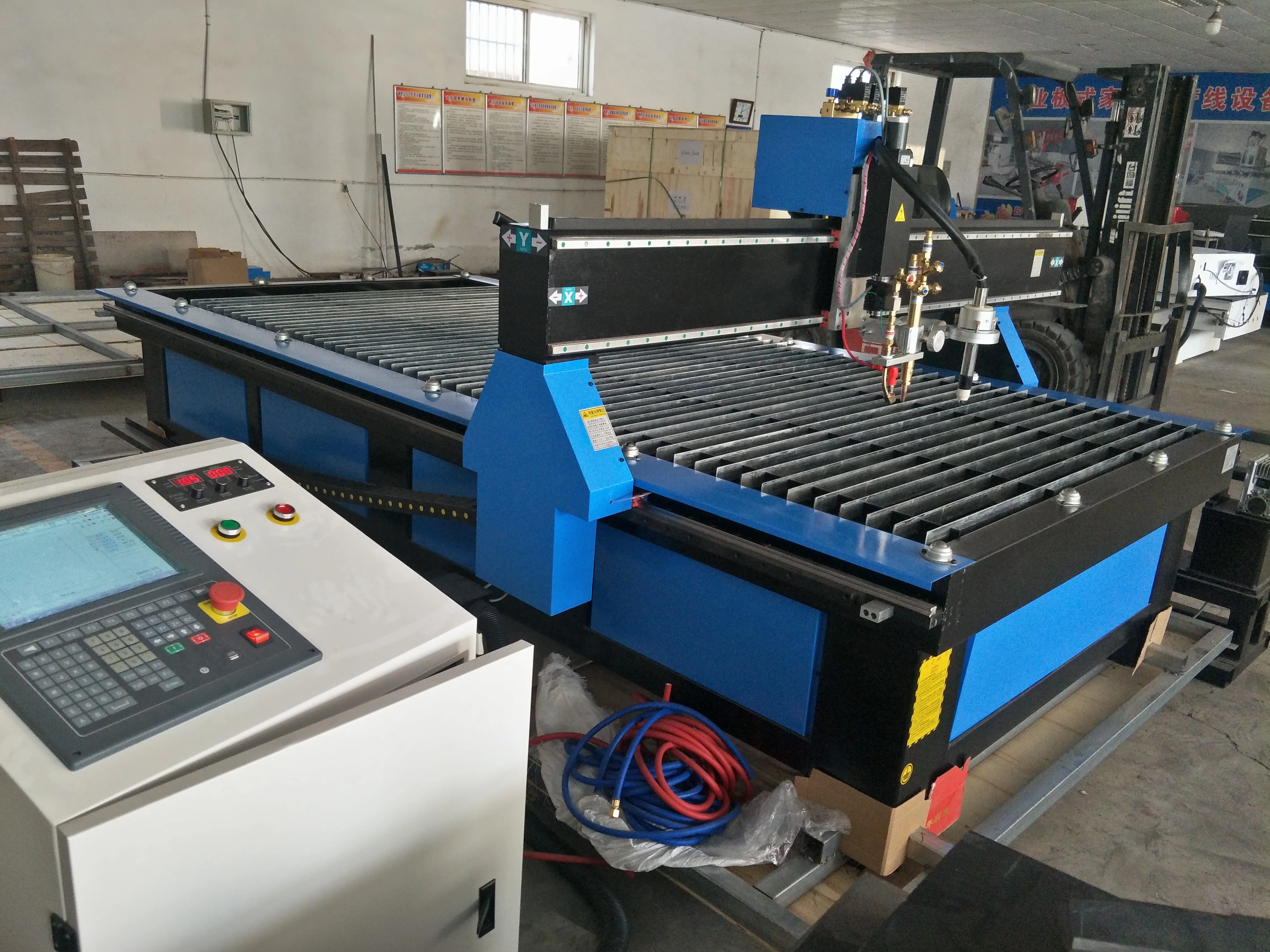 Станок для плазменной резки алюминия нержавеющей стали 1530 CNC-маршрутизатор