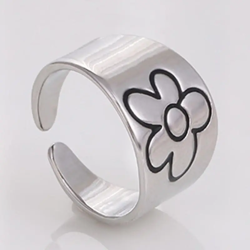 

2021 New Korean Style Flower Rings for Women Punk Trendy Vintage Plum Blossom Ring Small Daisy Flower Rings Party Couple Rings