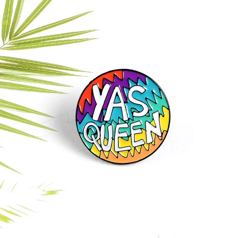 Значки с героями мультфильмов буквы YAS QUEEN броши для женщин и мужчин креативные