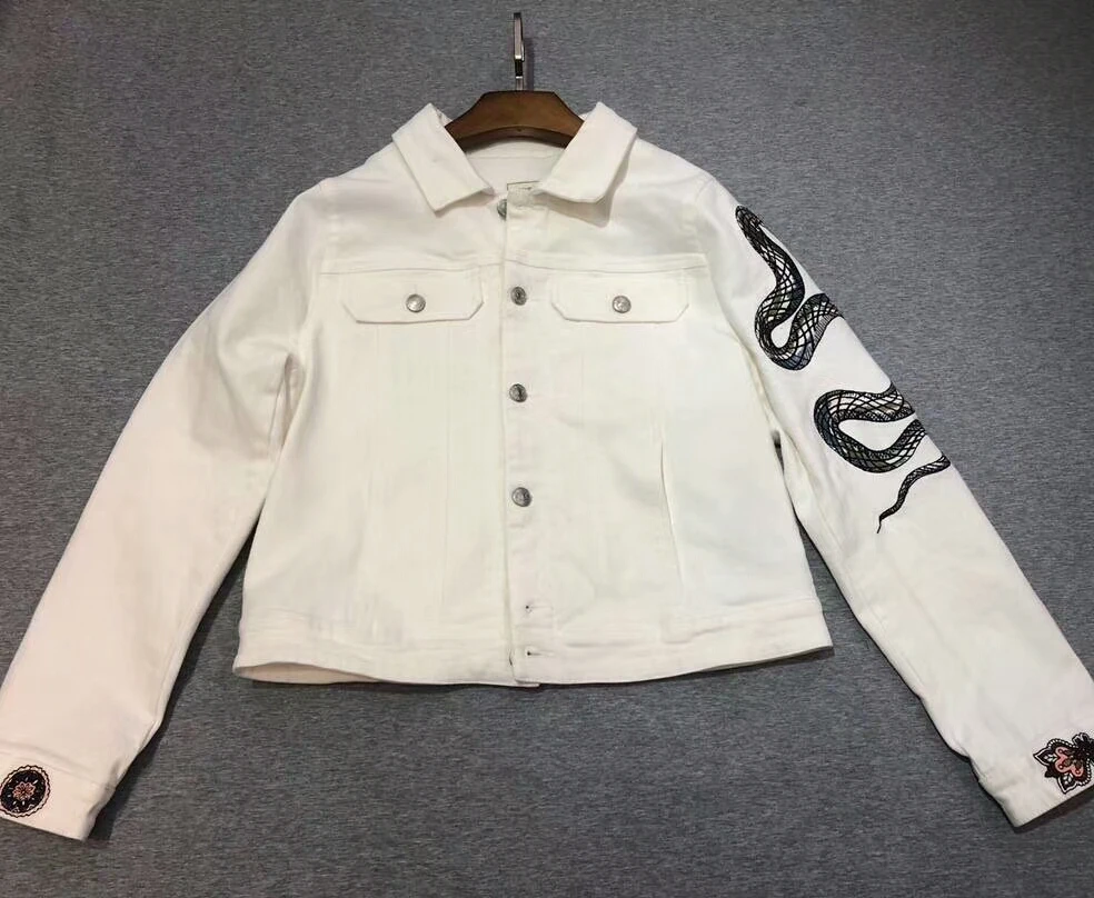 

Женская джинсовая куртка, белая джинсовая куртка с бабочкой и змеиной вышивкой, Новое поступление 2021