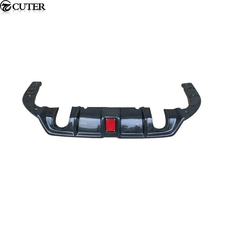 Диффузор для заднего бампера из углеродного волокна со светодиодными пилотными