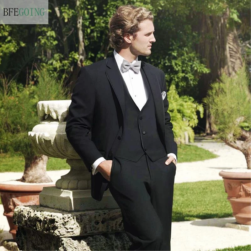 Черные однобортные классические смокинги для жениха на плоской подошве