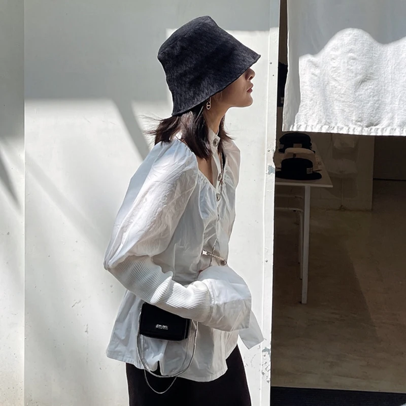 

[EAM] Women Beige Black Sunscreen Fishermen Hat New Round Dome Temperament Fashion Tide All-match Spring Autumn 2021 1DD8391