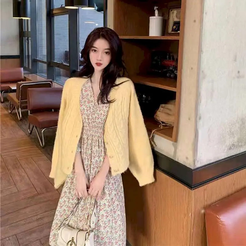 

Женское платье-свитер с цветочным принтом, в стиле ретро