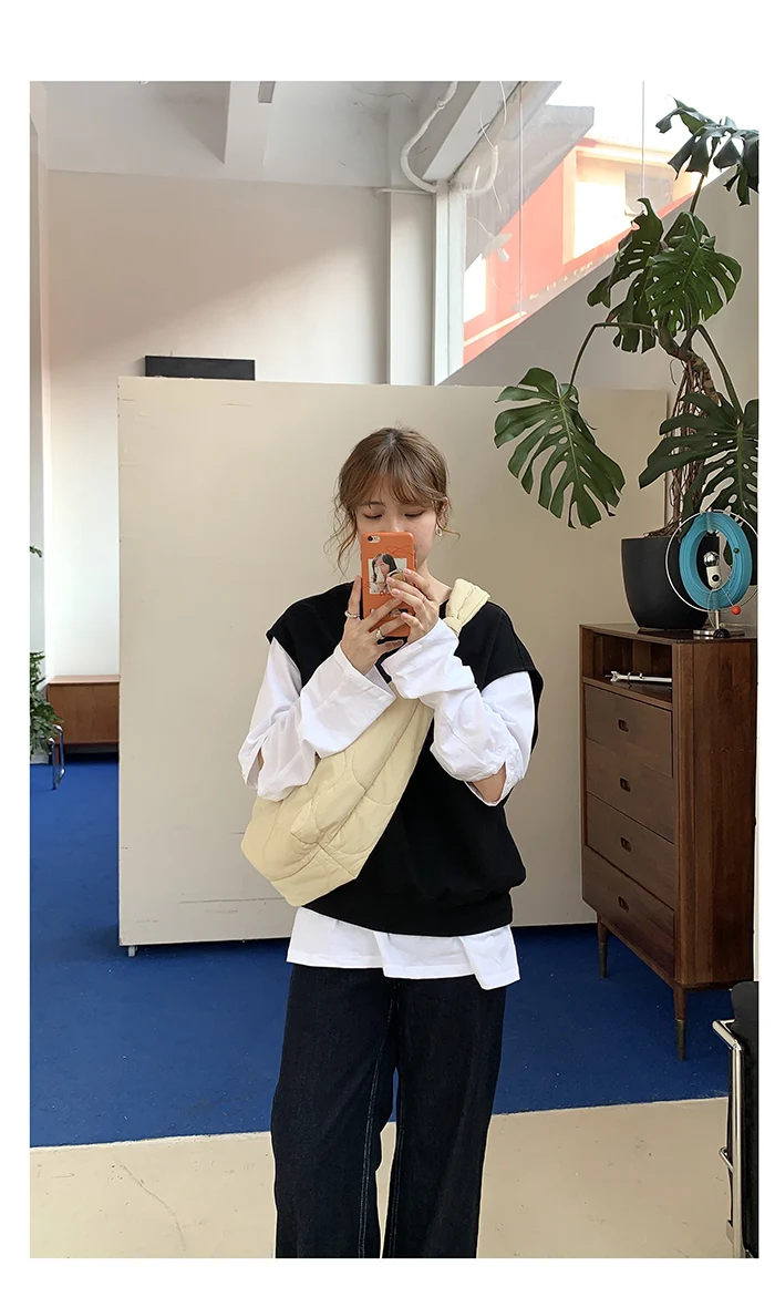 

2020 New Ladies Dumplings Package Simple Fashion Trend Wild Personality Shoulder Messenger Bag Purse Ins Chic Chest Bag Black