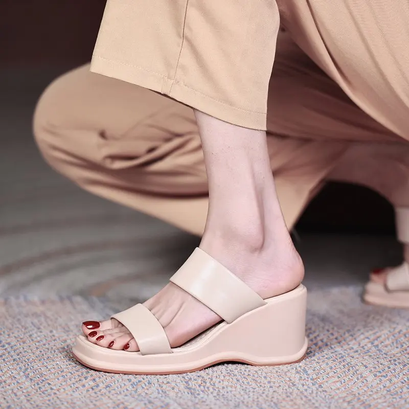 

High-Heeled Shoes Lady Slippers Flat Platform On A Wedge Slides Low Rubber Flip Flops Soft Summer Hawaiian PU Rome Scandals TPR