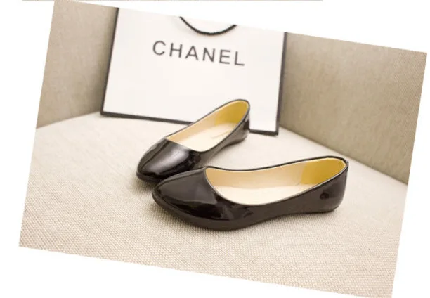 

2021 Fashion Korean Single Shoes Flat Toe Casual Shoes Women 42 Size Large Size Patent Leather Women's Shoes