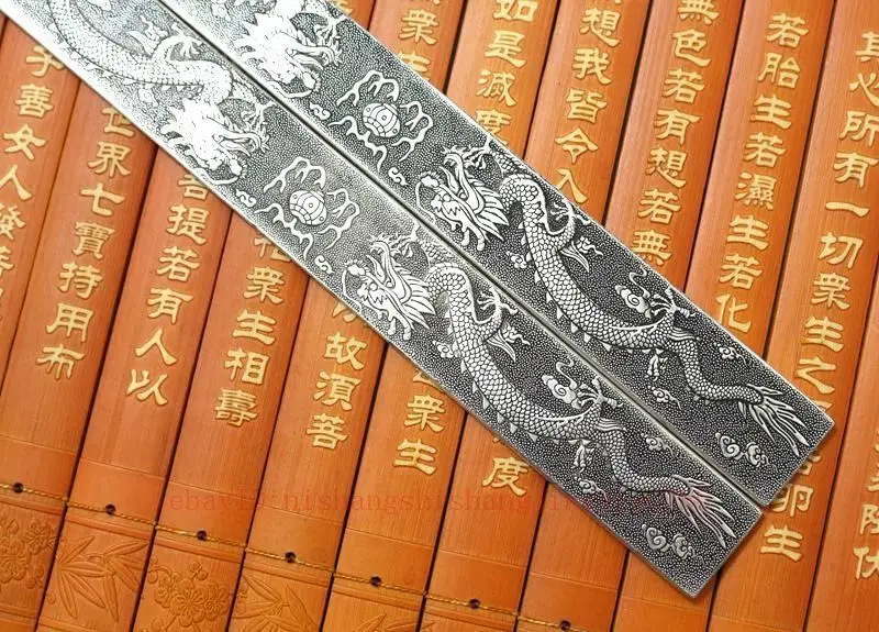 

Chinese Tibet Silver Carved Zodiac Animal Statue Paperweight Study Room Decoration Gift