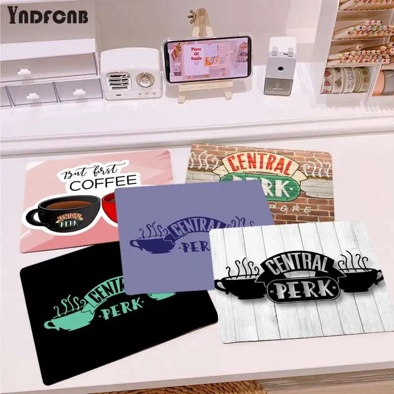

YNDFCNB собственные коврики, центральный коврик для мыши Perk Coffee Friend для ТВ-шоу, игровой коврик для мыши