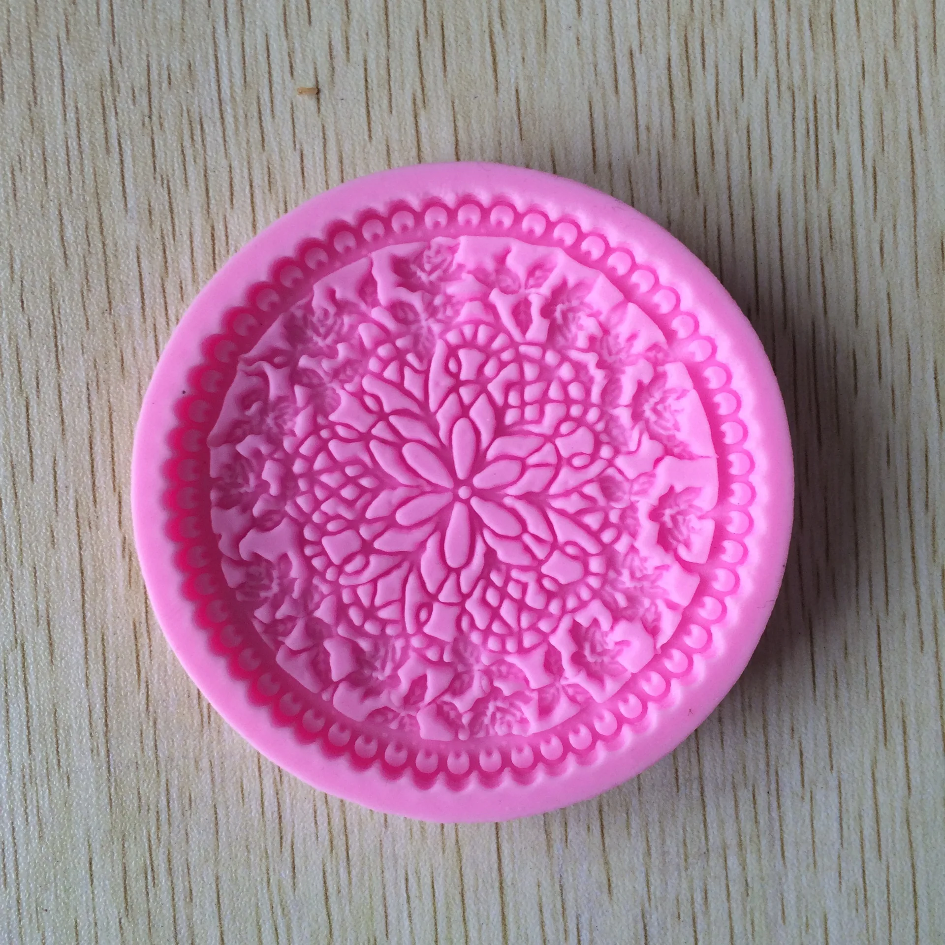 

Новая круглая декоративная кружевная Жидкая силиконовая флип-форма для сахарного торта M135.