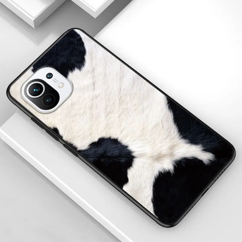

Cow Pattern Black White for Xiaomi Mi 11 10T Note 10 Ultra 5G 9 9T SE 8 A3 A2 A1 6X Pro Play F1 Lite 5G Black Phone Case