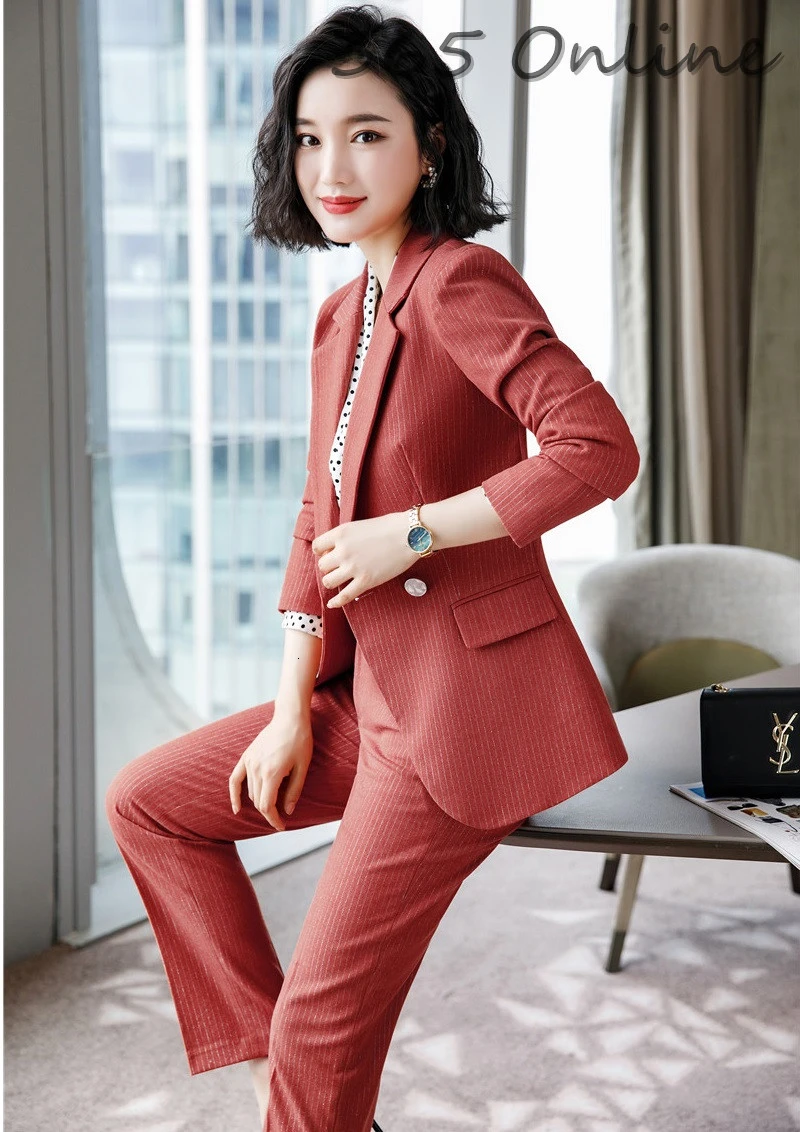 Модные полосатые женские деловые костюмы со штанами и куртками пальто из