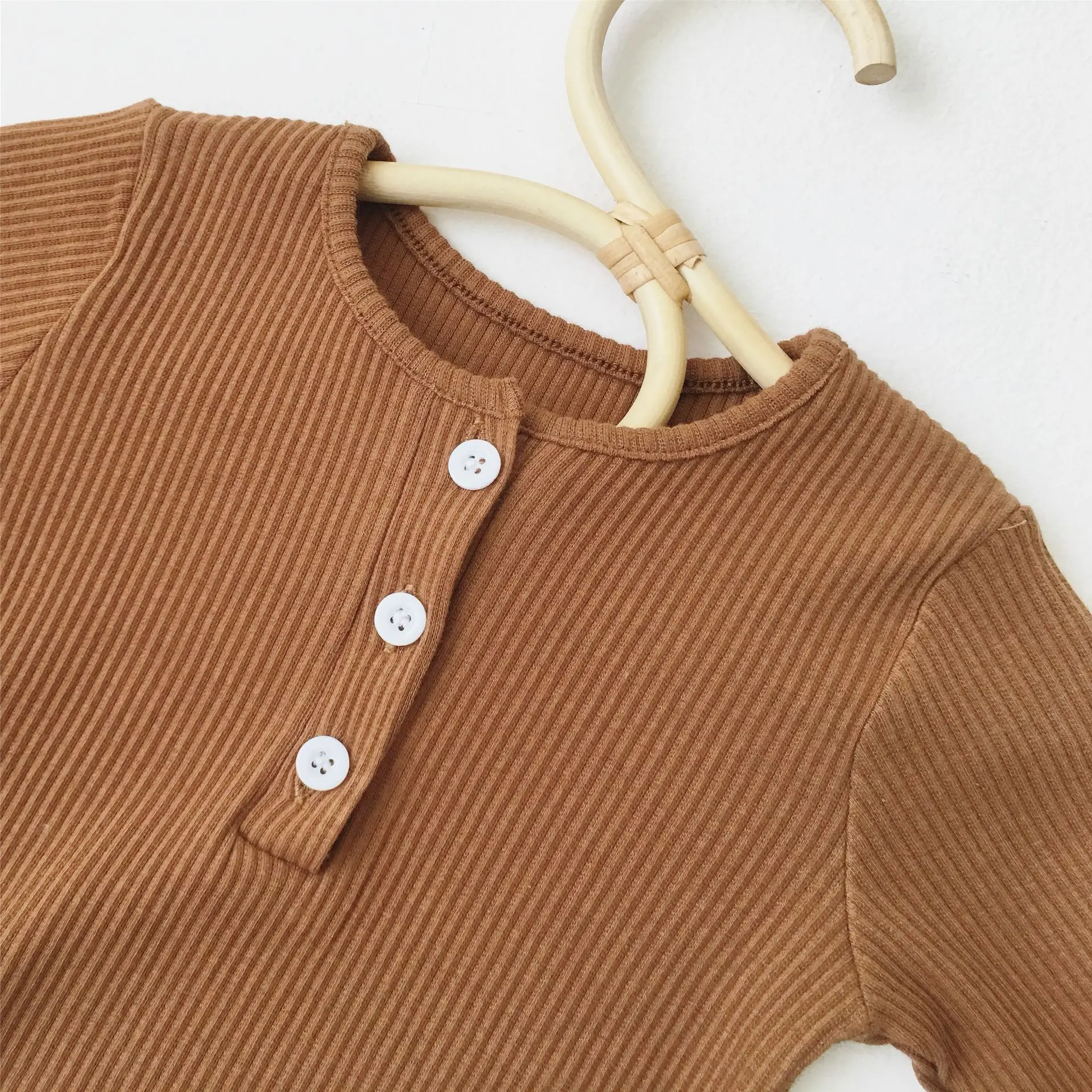 Ребристые Комбинезоны для маленьких девочек Осенняя одежда новорожденных