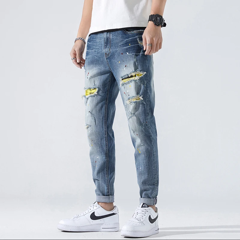 Рваные джинсы мужские облегающие синие Стрейчевые весенние состаренные в стиле