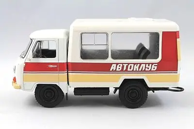 1/24 UAZ T12 Русская модель автомобиля Uzi литой под давлением сплав ретро классический автомобиль семья декоративные украшения игрушки коллекция