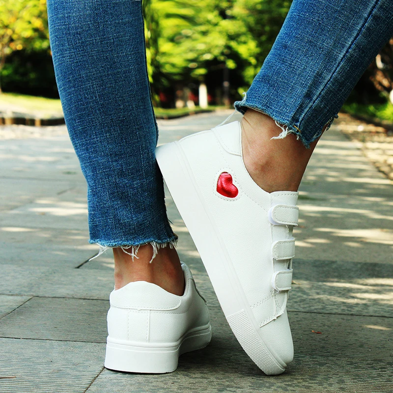 Женские кроссовки модная дышащая Вулканизированная обувь из искусственной кожи