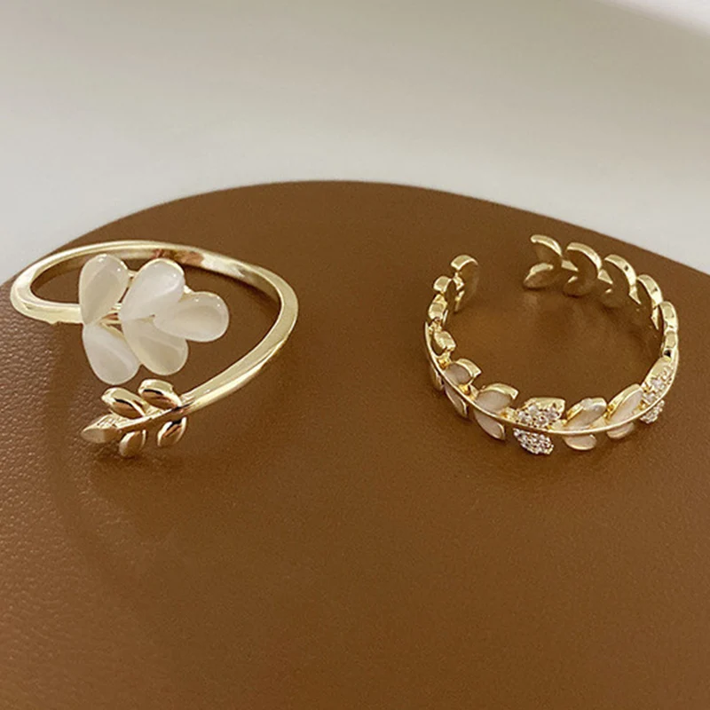 

Simple Elegant Leave Shape Zircon Ring Sweet Temperament Branch Leaf Crystal Leaf Female Party Wedding Jewelry Finger Rings