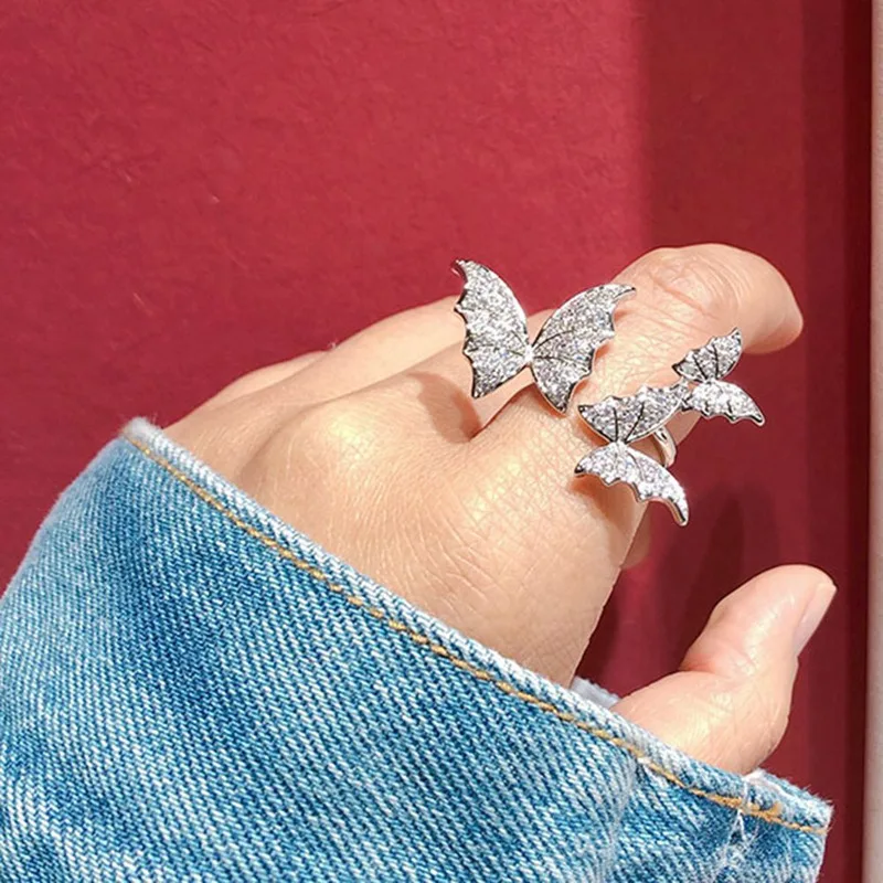 Новое поступление кольца с изменяемым размером в виде бабочки серебристого