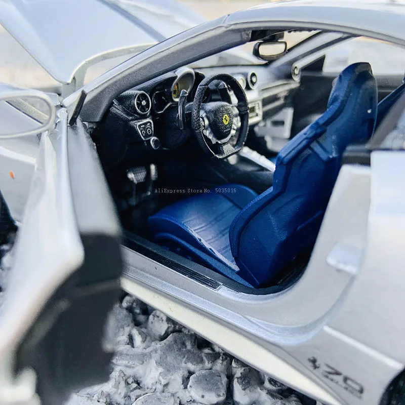 

Bburago 1:18 Ferrari California T 70th #14 #6 Anniversary Edition simulation alloy car model crafts decoration collection toy