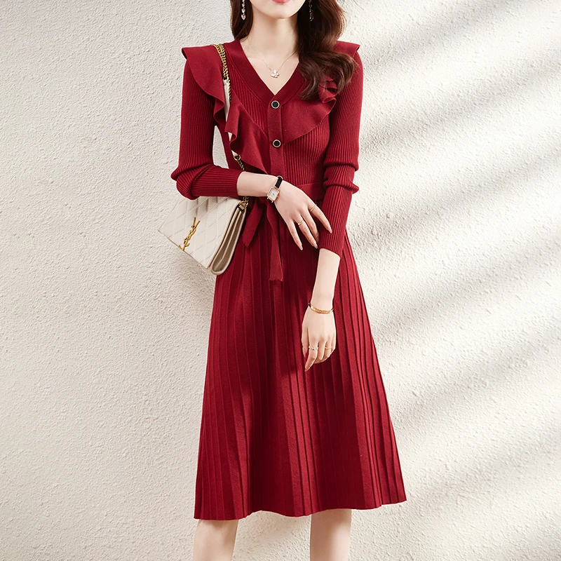 

Элегантное женское платье с V-образным вырезом, осенне-зимнее трикотажное красное плиссированное платье средней длины на пуговицах с длинн...