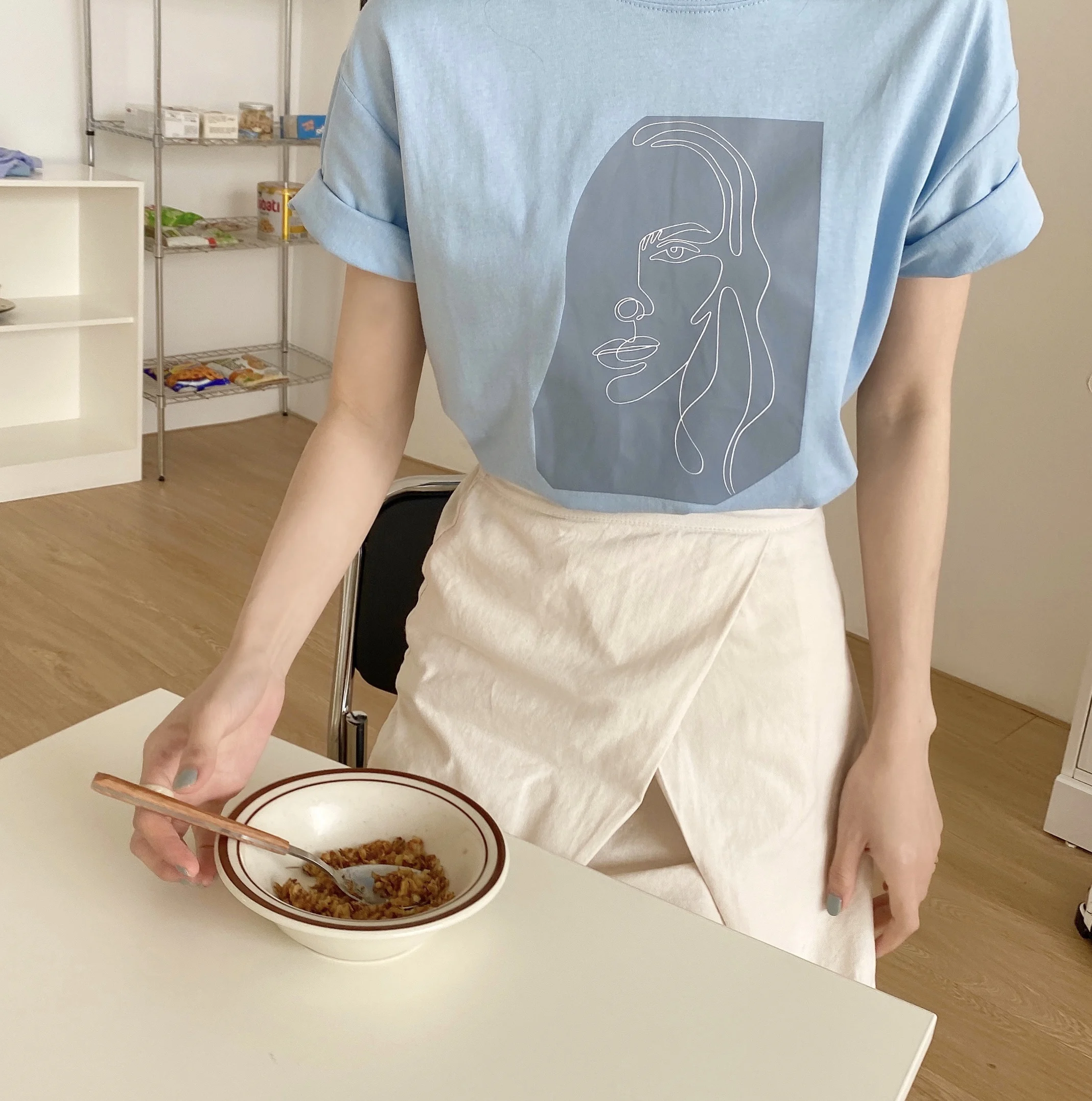 

Women's T-shirts 2021 Summer Cotton Short Sleeve Harajuku Korean White Top O-Neck Blue Character Print Woman T Shirt