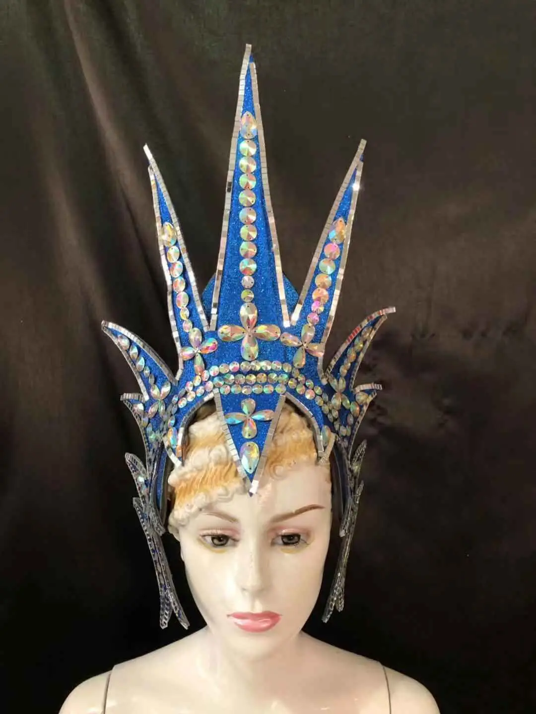 Lo spottacolo di danza copricapo di piume di accessori di abbigliamento La FESTA La Maschera IL Festival