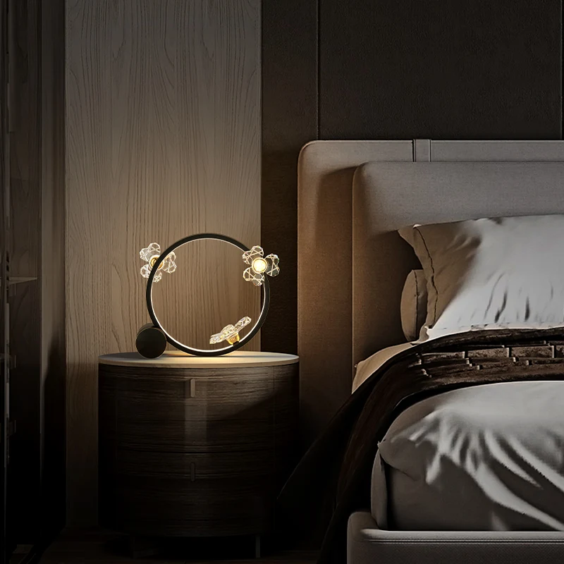 

Настольные лампы в стиле пост-модерн, медный светодиодный светильник для спальни, скандинавский Настольный светильник с цветами, декор для ...