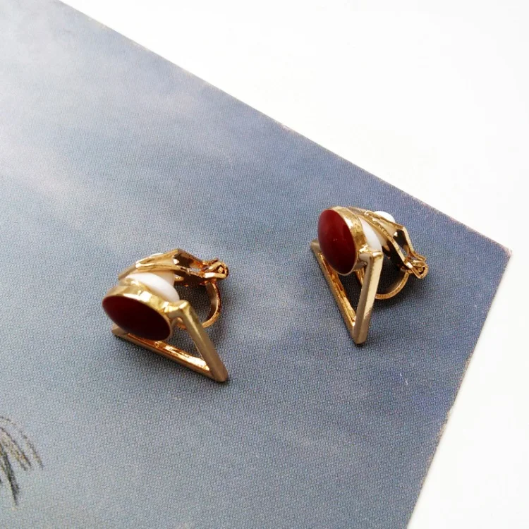 Clip Earrings Red Винтажные хаки треугольник клипса серьги мульти простые геометрические без необходимости прокола серьги - Окраска металла: Clip Earrings Red