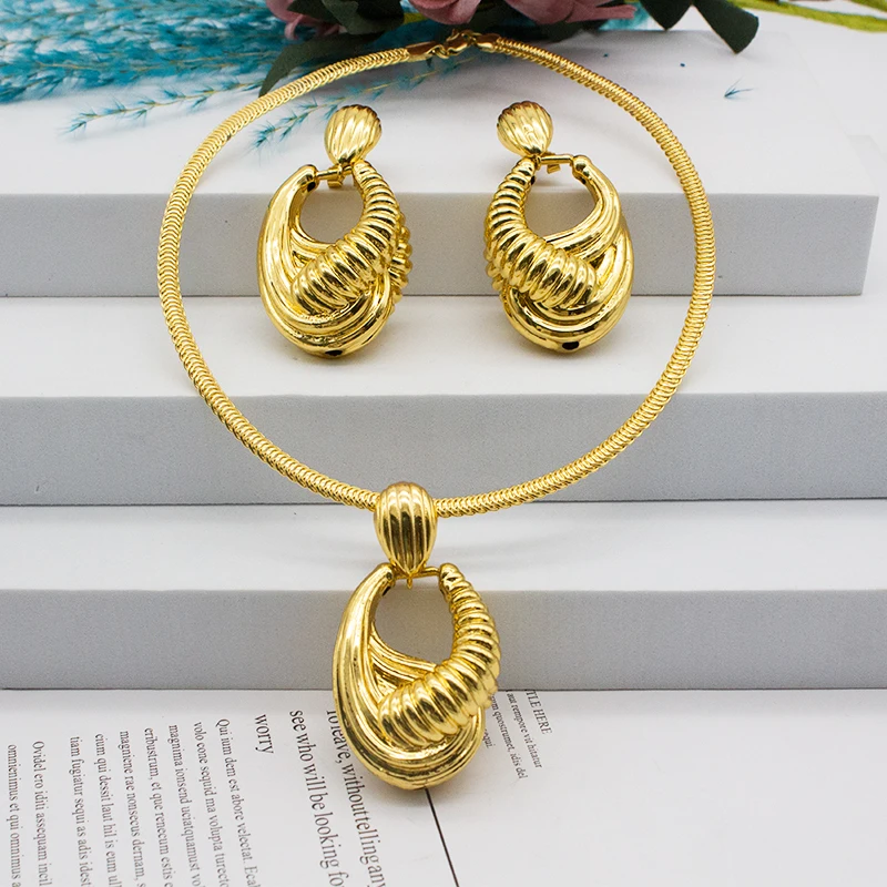 

Fashion Jewelry Set High Quality Drop Earrings and Pendant For Women Copper Brass Necklace Geometric Jewelry For Wedding