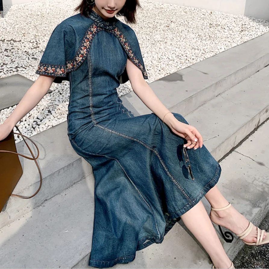 Женское джинсовое платье с юбкой годе винтажное длинное облегающее вышивкой