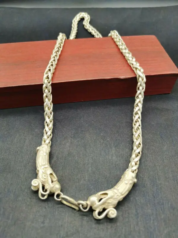 Китай старый тибетский серебряный резной цепи двойной дракон ожерелье|Статуи и