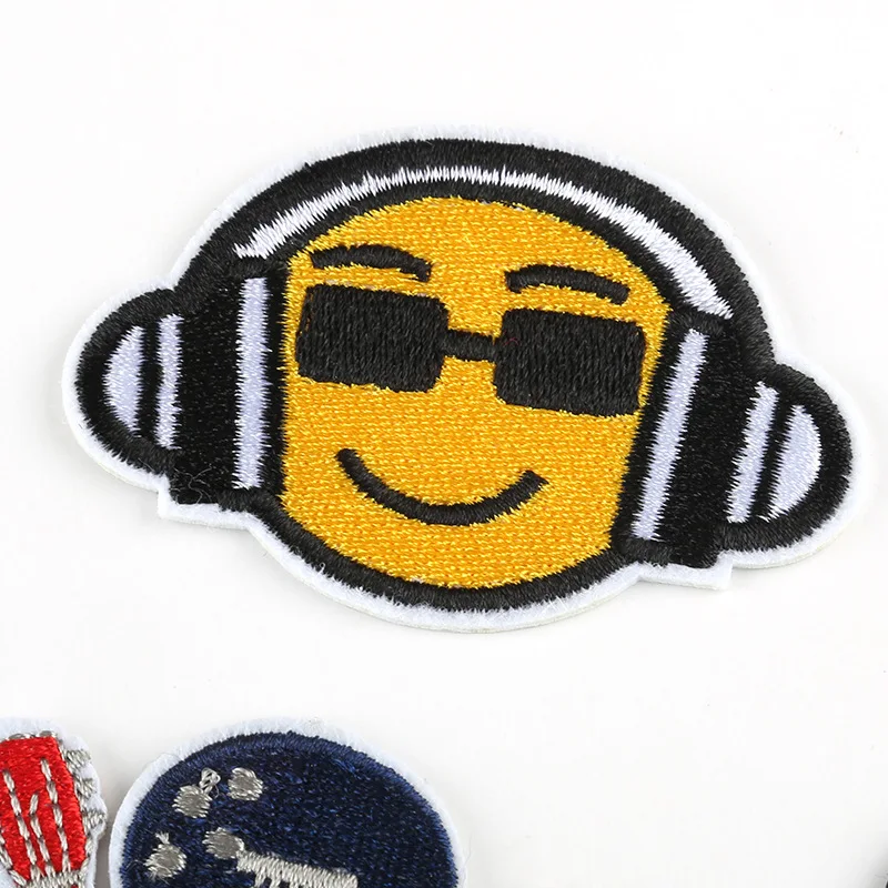 Пользовательские ручной работы нашивки на платье вышивка клей карандаш для