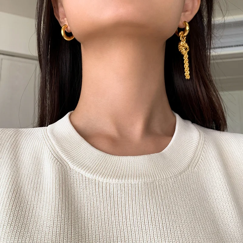 

Timeless Wonder Asymmetric Geo Knot Hoop Statement Earring Top Quality Jewelry Goth Designer Trendy Ins Detachable Party 6356