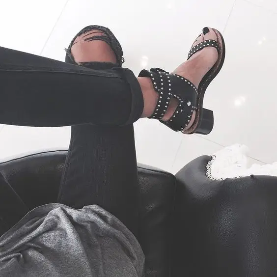 

Casual Street Style Buckle Strap Gladiator Summer Sandals Stud Rivets Open Toe zapatillas mujer Rome Sandals Square High heels