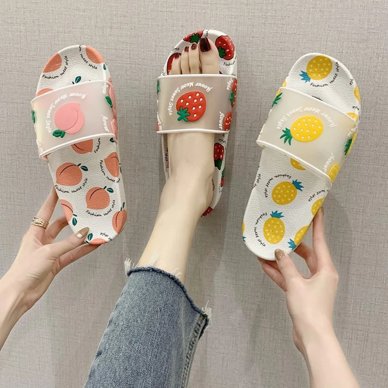 

2020 New Tide Cute Fruit Girl Sandals Shoes Fashion Summer Indoor Non-slip Women's Slippers Student Cute Strawberry Shoes