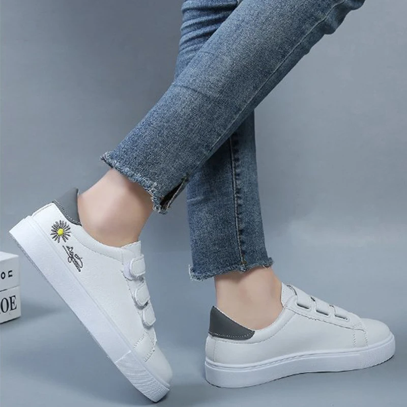 

2021 Women Vulcanized Shoes Fashion PU Leather White Shoes Casual Sneakers Woman Lightweight Ladies Flat Shoes Zapatillas Mujer