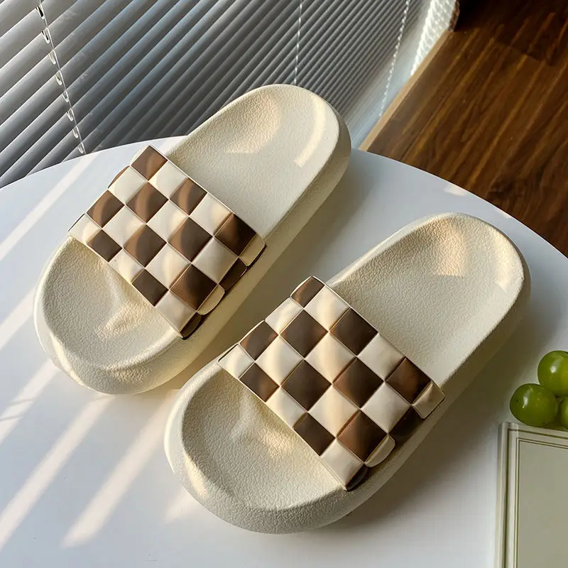 Casual Anti Slip Excrement Stepping Beach Slippers Women's Summer Fashion Wear Soft Bottom Lattice Cool Women