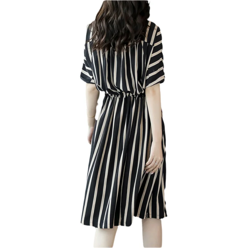 Женское летнее платье средней длины элегантное в Вертикальную Полоску с рукавом