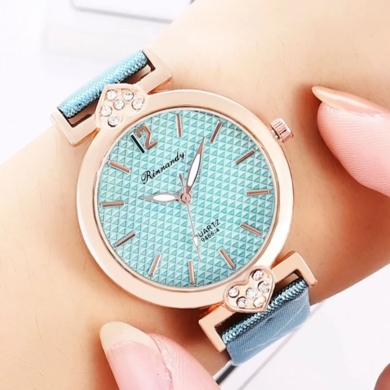 

2020 Hot Selling Creative Peach Heart Shaped Rhinestone Head Lady Watch Leather Strap Personalized Quartz Clocks moda feminina