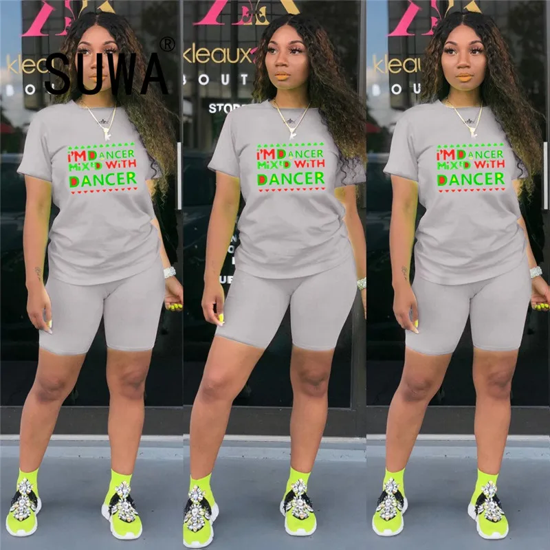 

2020 women fashion simple solid color round neck short sleeve monogram top and hot shorts 2 pieces set casul lady fashion set