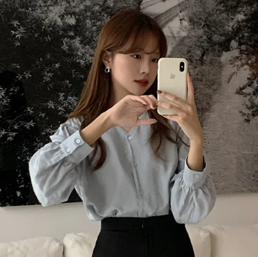 

Korean Ins Gentle Sky Blue Shirt Women's Early Spring Fresh Cute Youth-Looking Elegant V-neck Buckle Long Sleeve Shirt