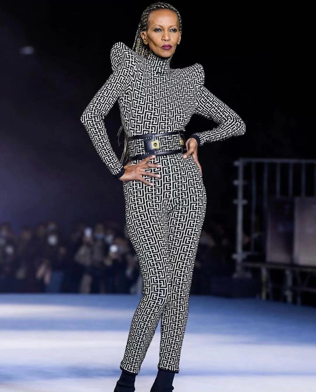 Женский винтажный комбинезон черный бандажный в стиле High Street осень 2021 |